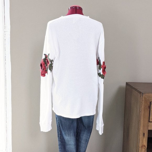 🌹Vintage🥀Furst of a Kind | White Thermal Long Sleeve Embroidered Rose Ap - Picture 6 of 13